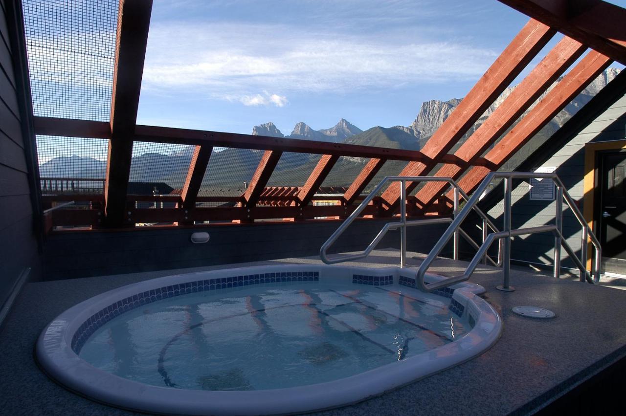 Apartment 407, Contemporary Decor Canmore Exterior photo