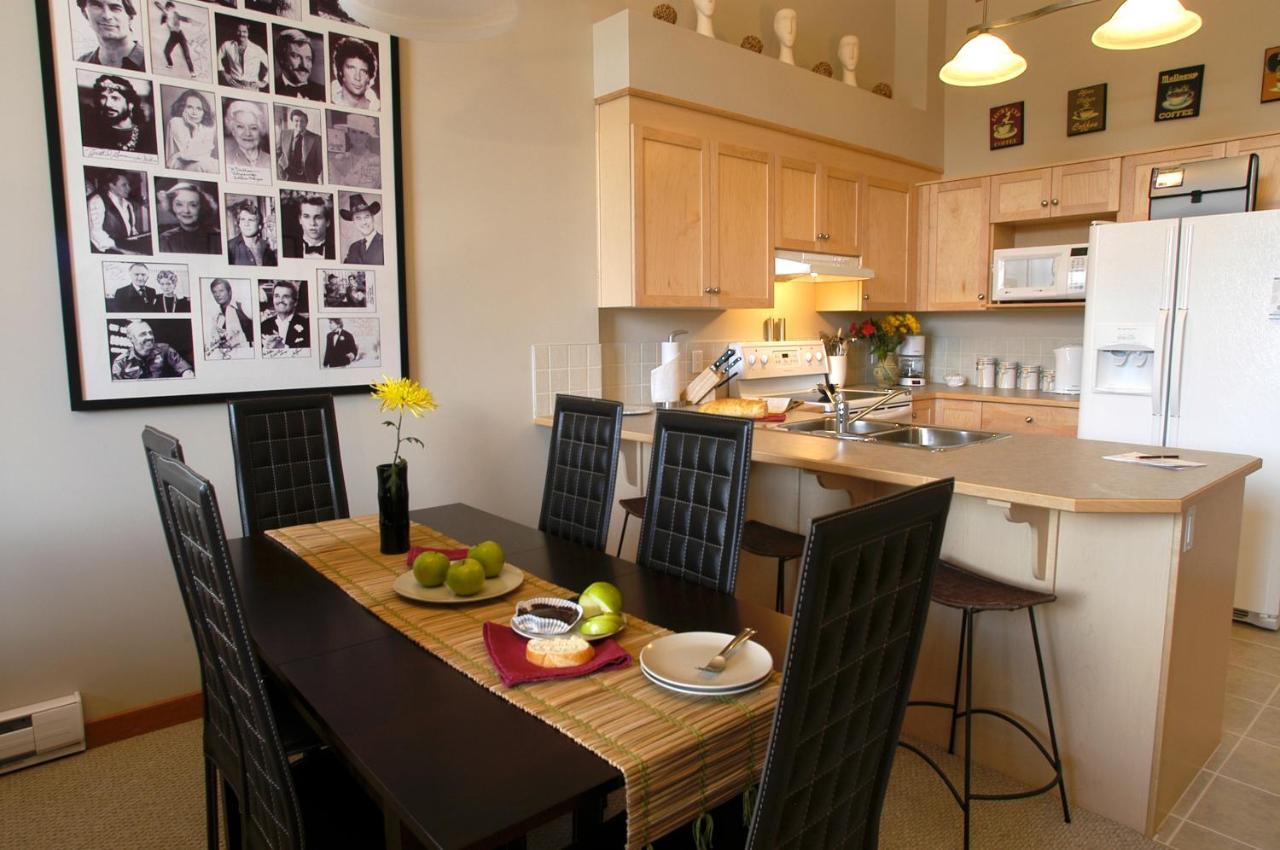 Apartment 407, Contemporary Decor Canmore Exterior photo