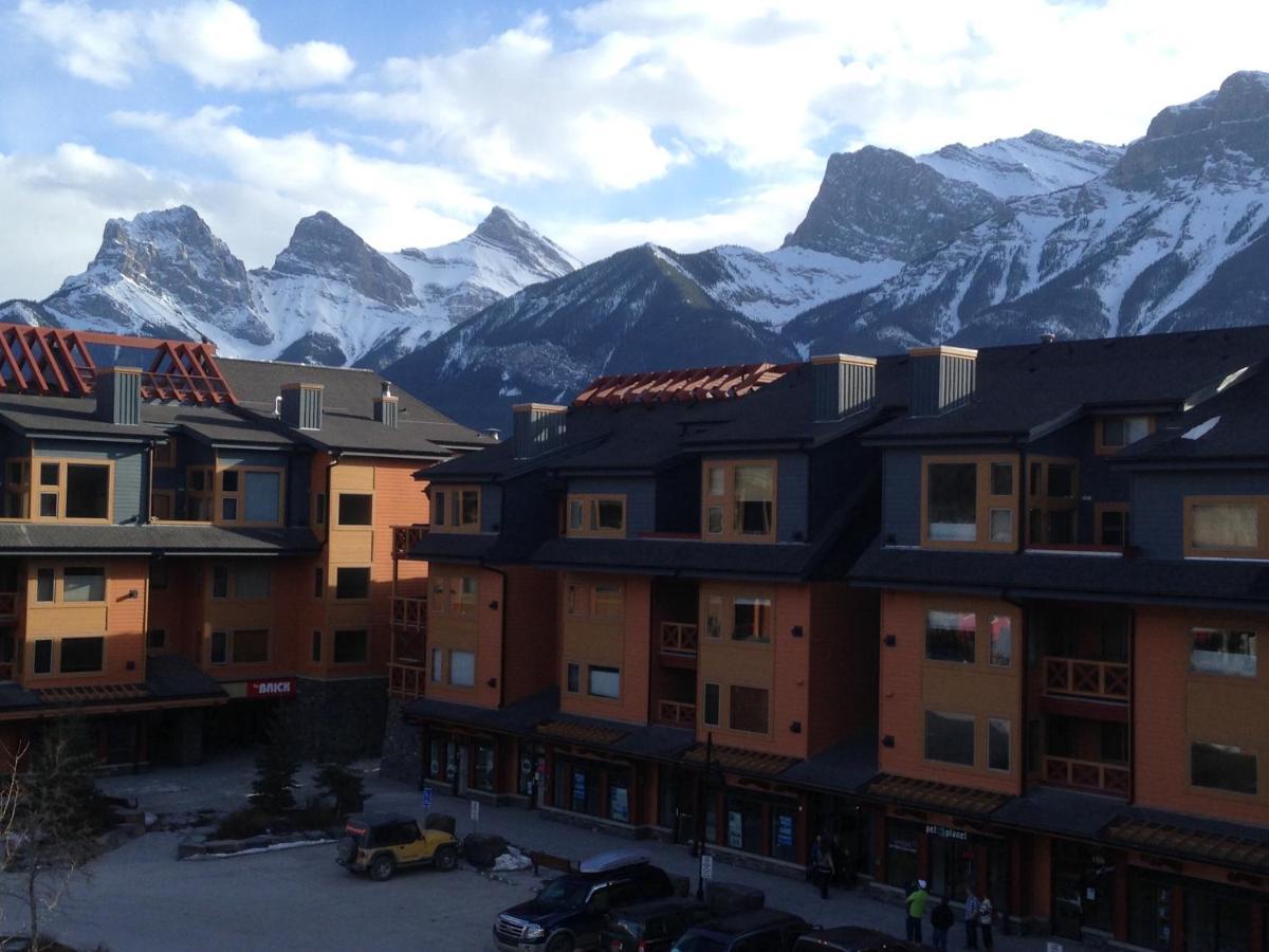 Apartment 407, Contemporary Decor Canmore Exterior photo