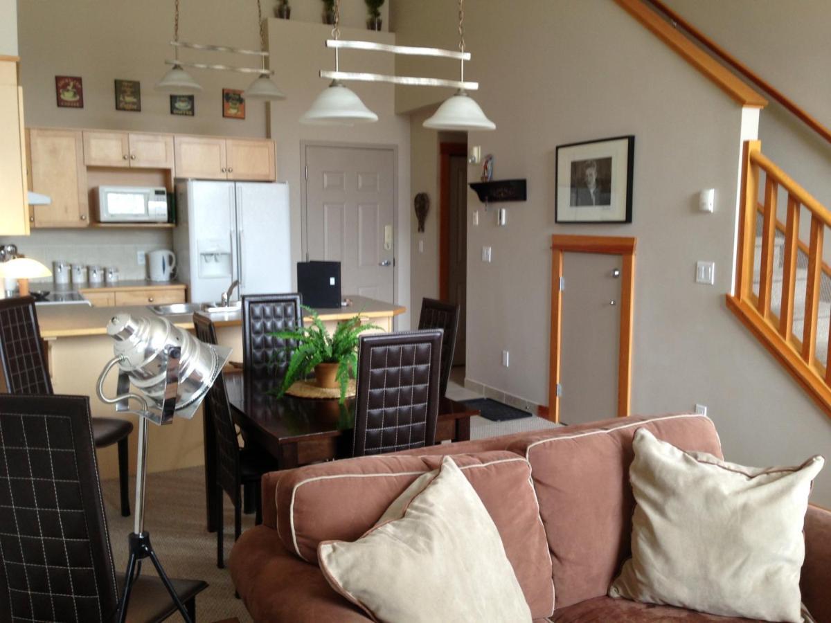 Apartment 407, Contemporary Decor Canmore Exterior photo